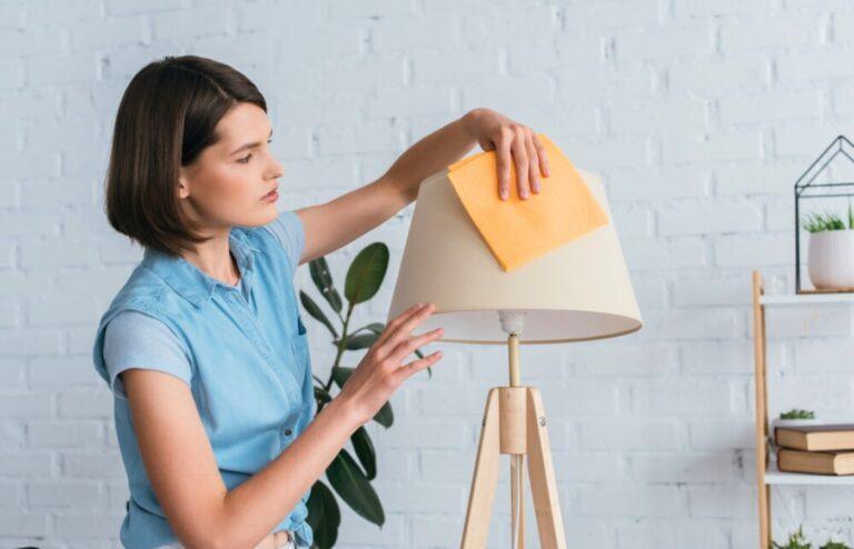 adieu poussiere sur luminaire