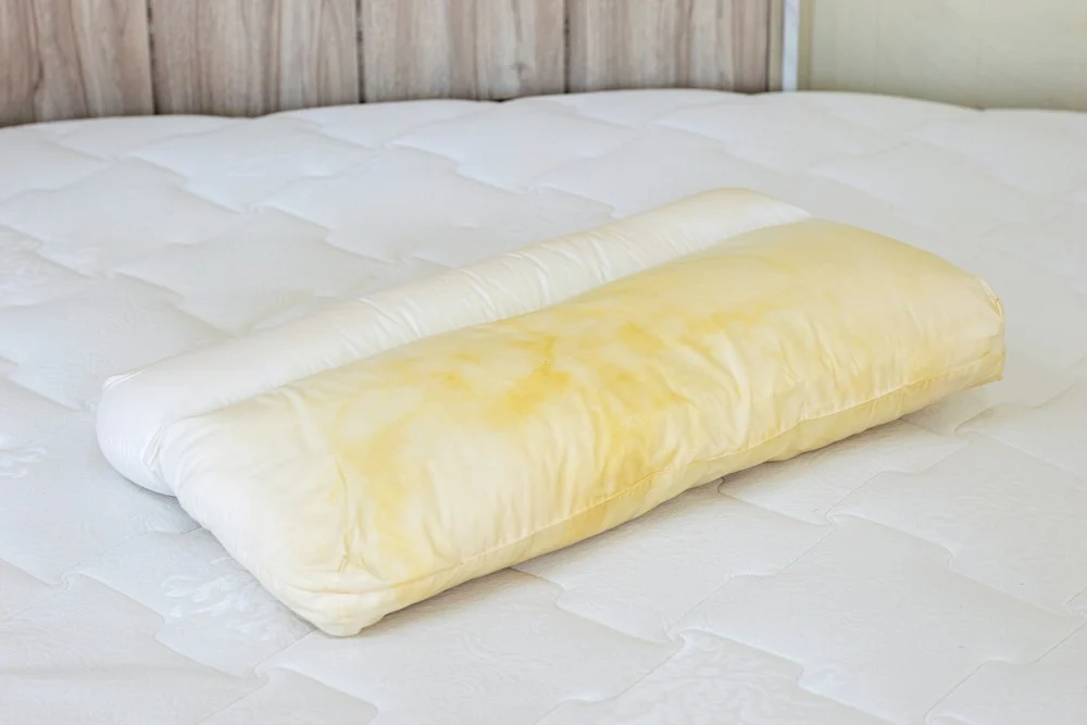 comment nettoyer oreiller jaune