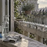 Recette de grand mere pour faire fuir les pigeons, anti-pigeons balcon avec ruban aluminium et pics